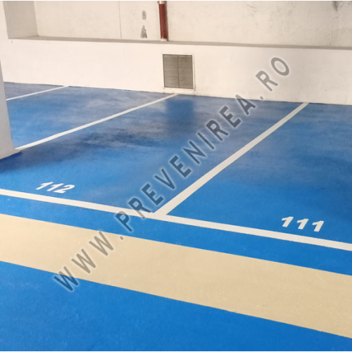 Marcaj la sol cu vopsea rutiera pentru locuri de parcare Marcaj la sol cu vopsea rutiera pentru locuri de parcare