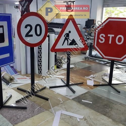 Indicator Rutier Personalizat cu Picior și Suport Mobil Indicator Rutier Personalizat cu Picior și Suport Mobil