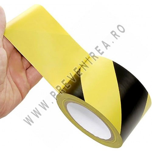 Banda de Semnalizare Galben-Negru pentru Zone Logistice – Siguranță și Organizare în Depozit