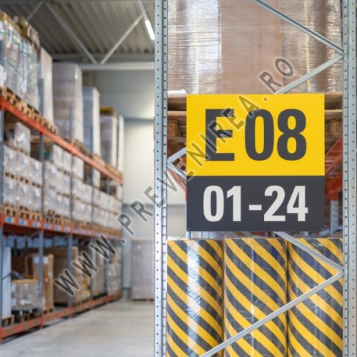 Linia de rafturi şi semne de culoare